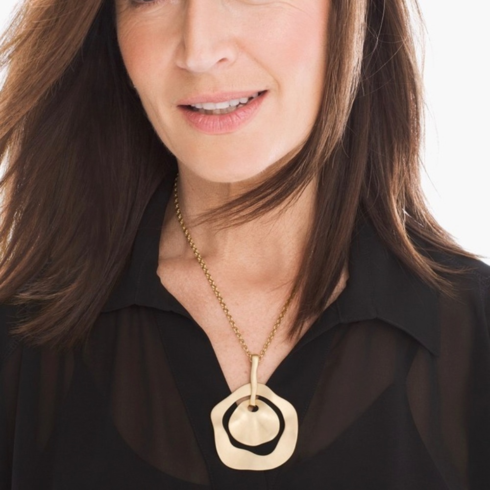 NOELLE SHORT PENDANT NECKLACE
